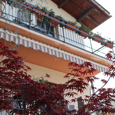 Casa Ines Fronte Lago Aparthotel Brenzone sul Garda Exterior photo