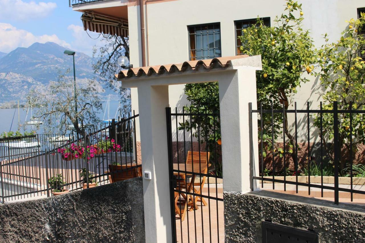 Casa Ines Fronte Lago Aparthotel Brenzone sul Garda Exterior photo